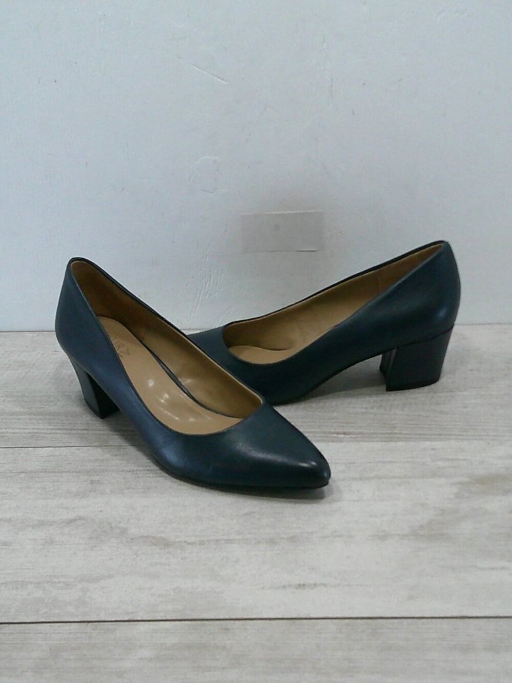 Naturalizer Carmen True Navy Minimalist Platform Leather Pumps Heels Size 8.5 M - Picture 2 of 11